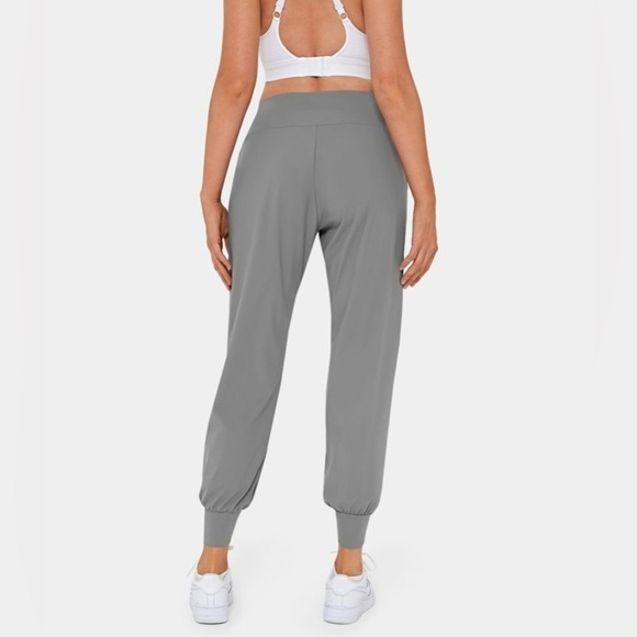 Halara High Waisted Plain Side Pocket Casual Joggers - Picture 3 of 10